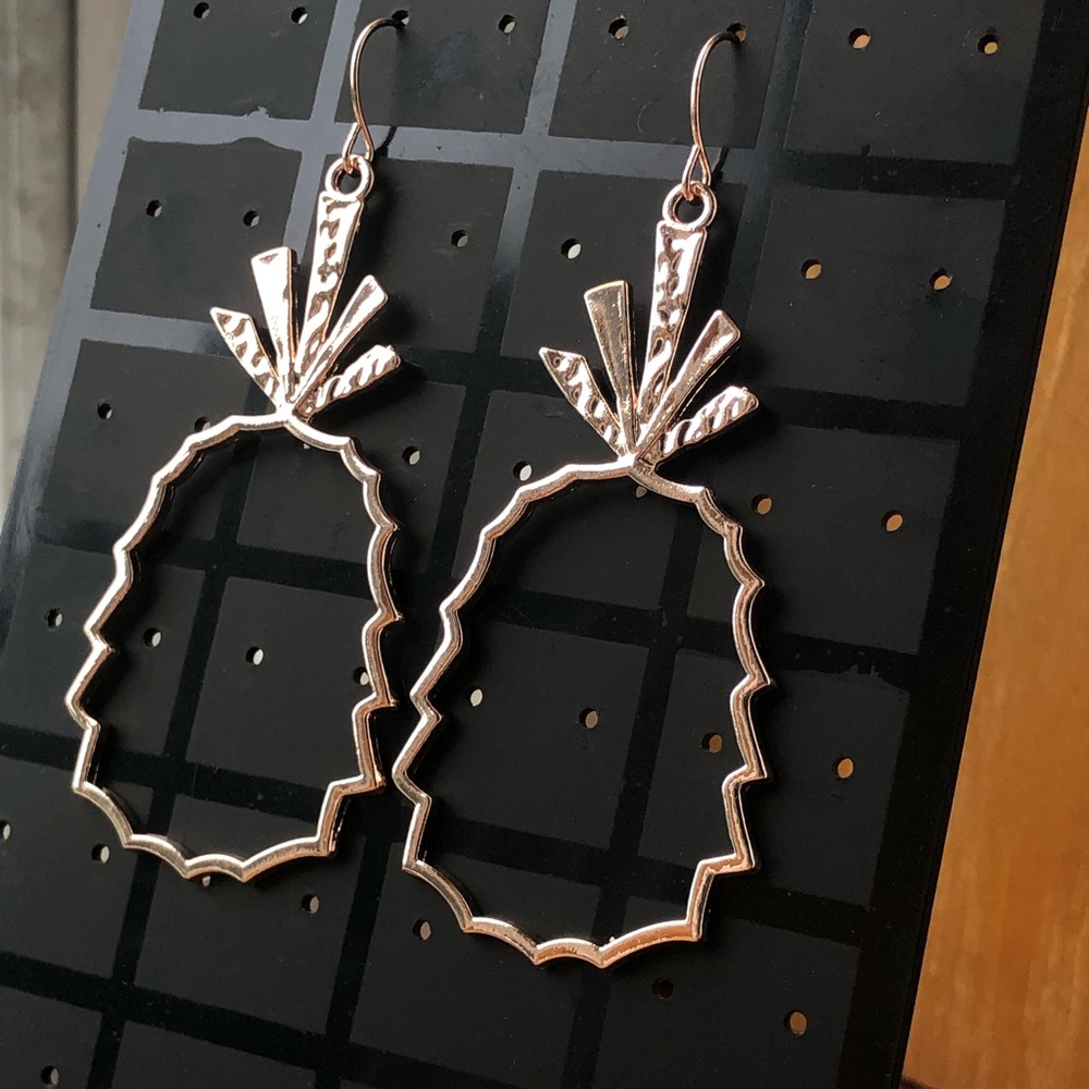 Pineapple and palm leaf earrings sale! - Picture 3 of 8